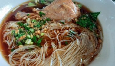 Khlong-Thom-Chicken-Noodle-6.jpg