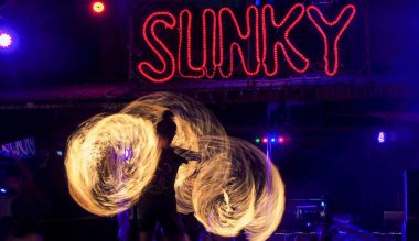 slinky-bar-1